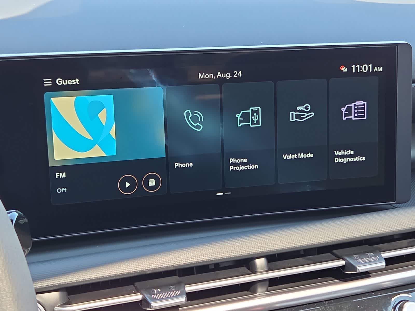 2027 Hyundai SANTA CRUZ SEL Activity