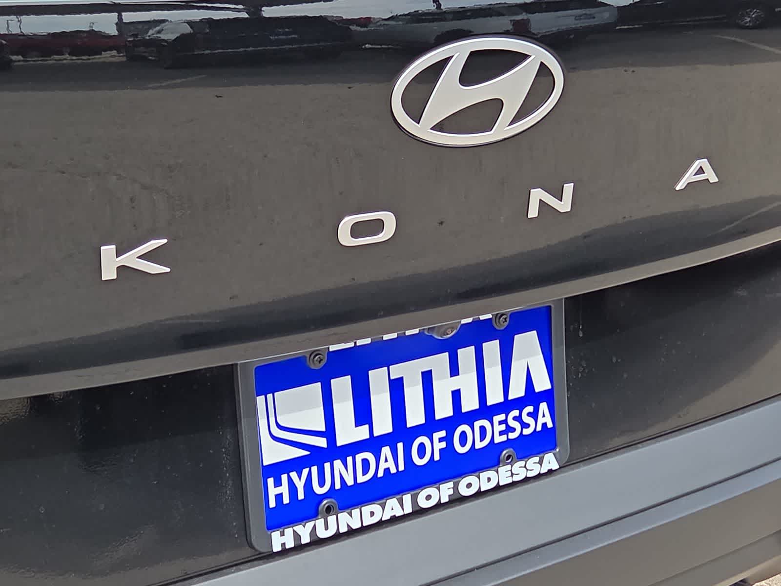 2027 Hyundai KONA SE