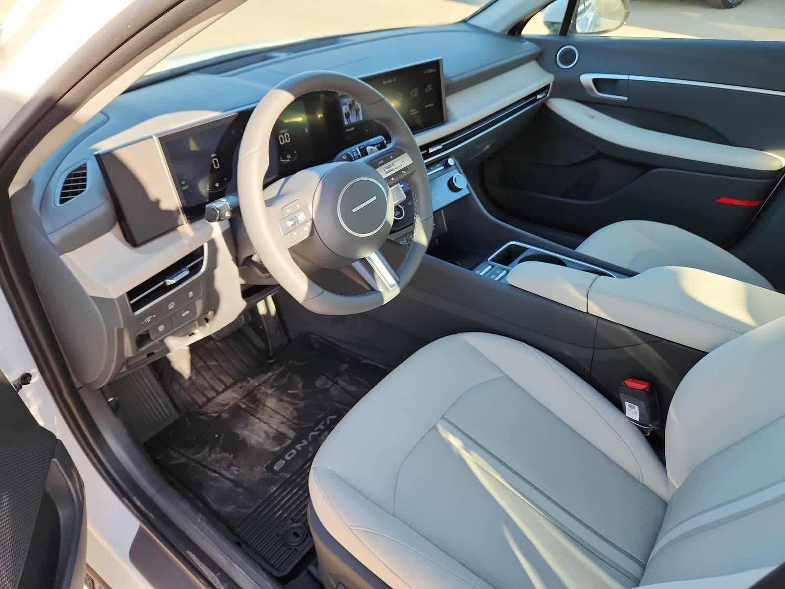 2025 Hyundai SONATA HYBRID SEL