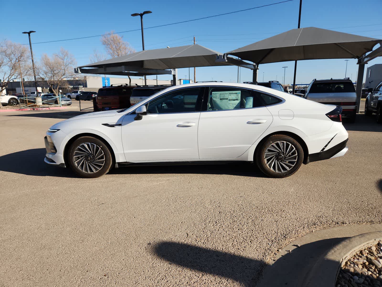2025 Hyundai SONATA HYBRID SEL