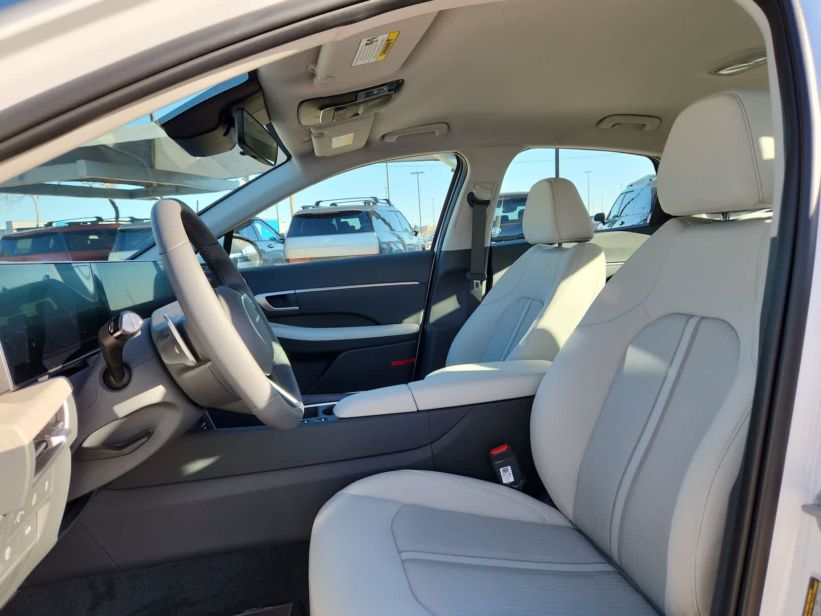 2025 Hyundai SONATA HYBRID SEL