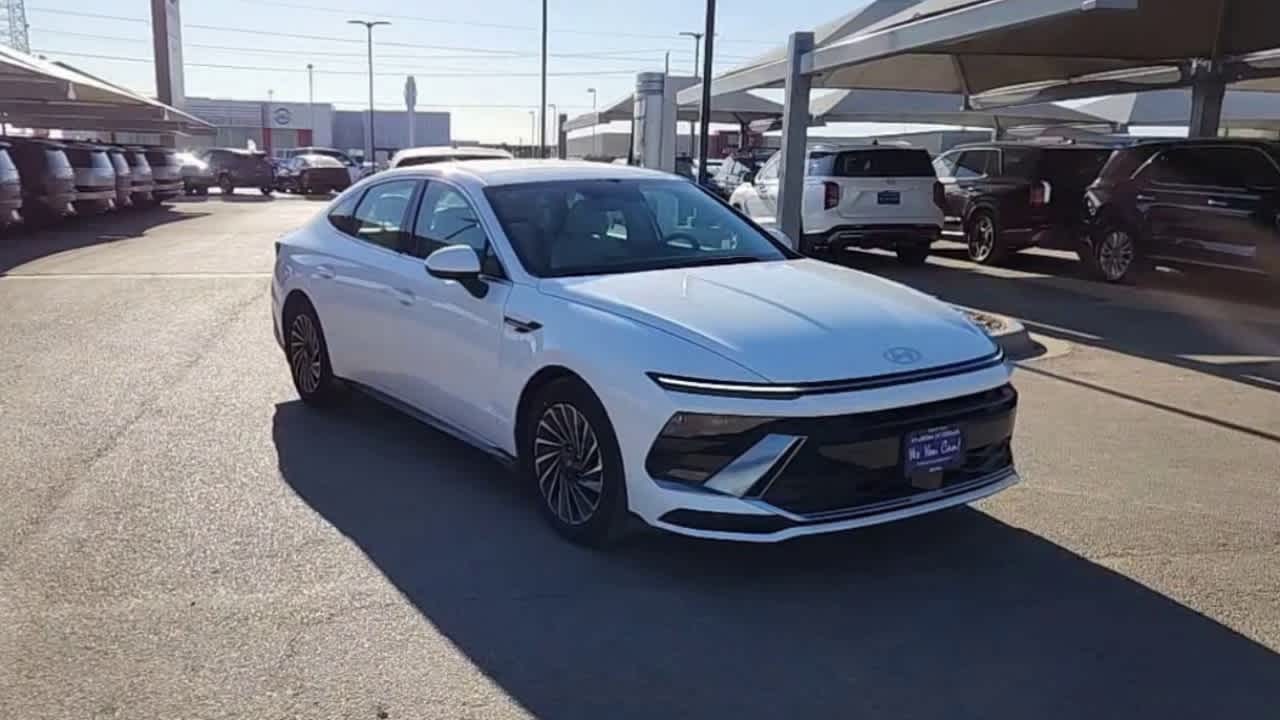 2025 Hyundai SONATA HYBRID SEL