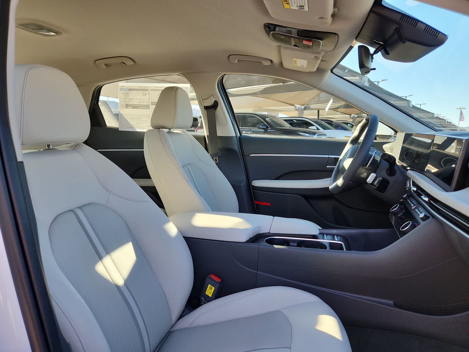 2025 Hyundai SONATA HYBRID SEL