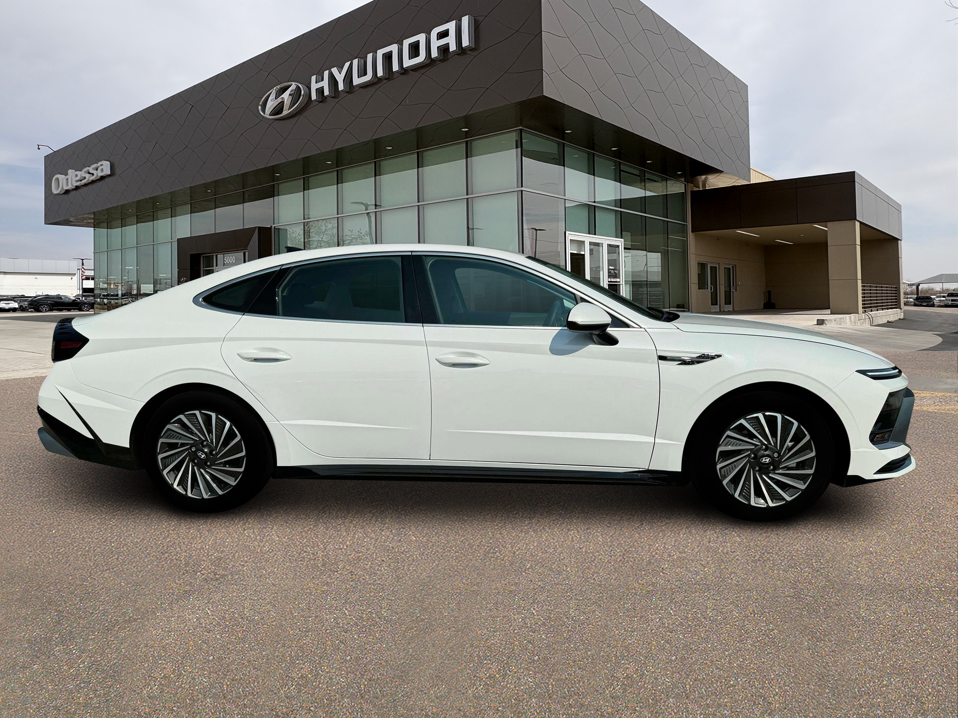 2025 Hyundai SONATA HYBRID SEL