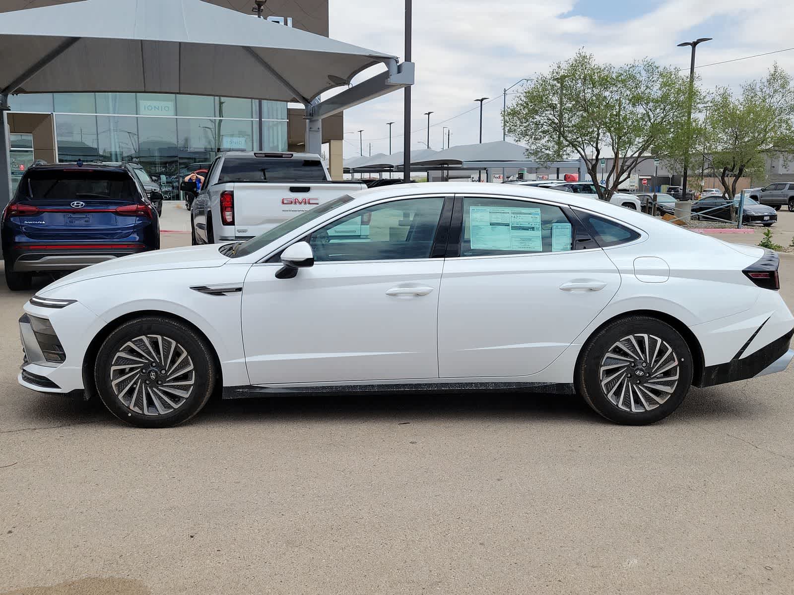 2025 Hyundai SONATA HYBRID SEL