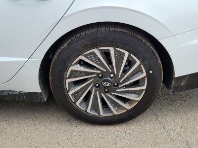 2025 Hyundai SONATA HYBRID SEL