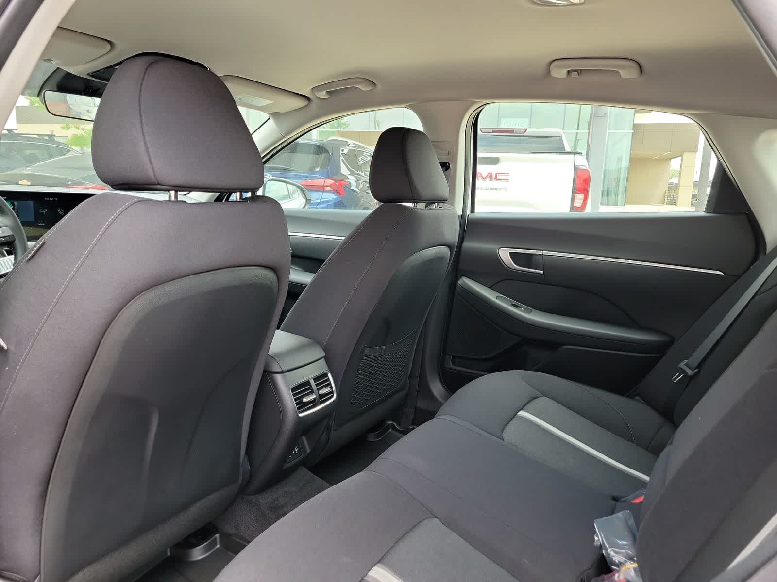 2025 Hyundai SONATA HYBRID SEL