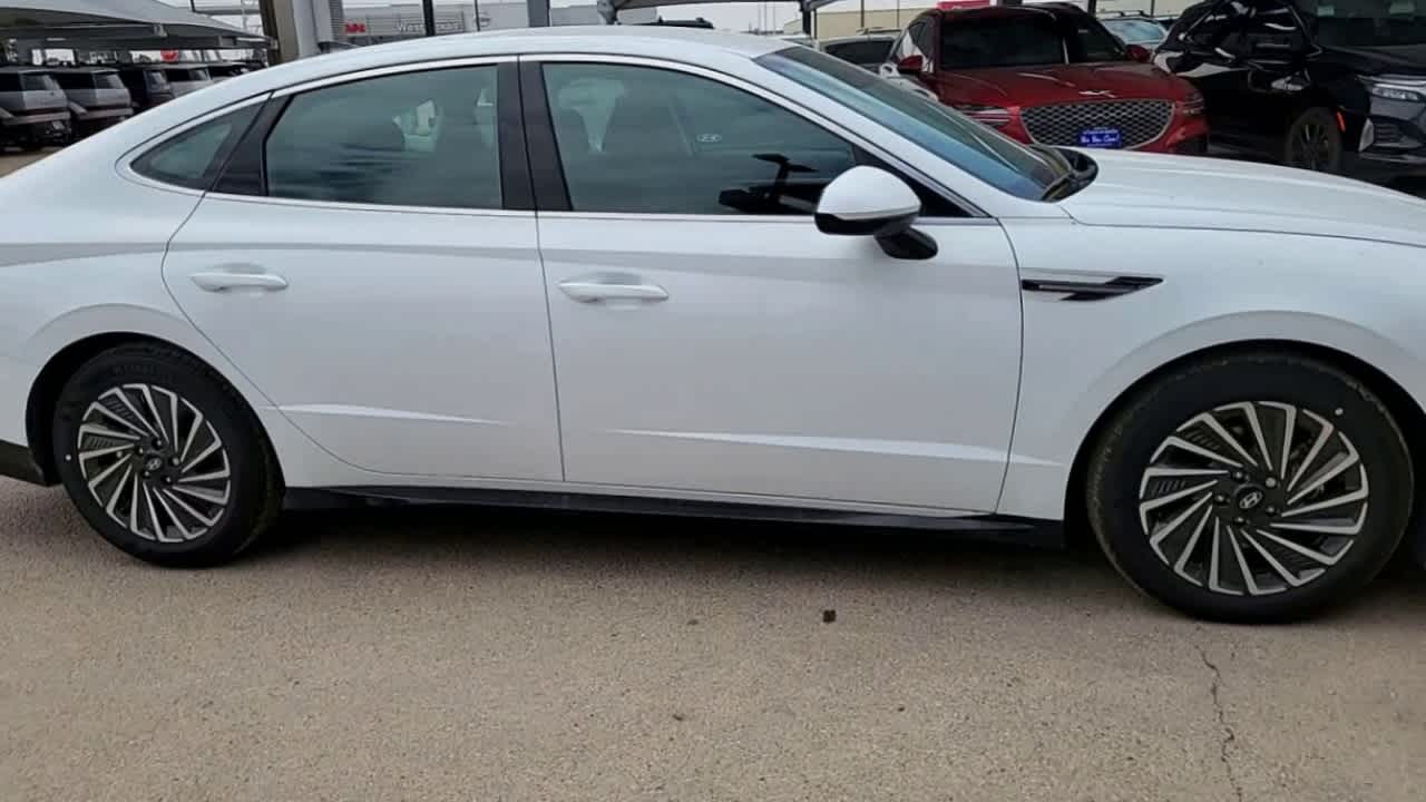 2025 Hyundai SONATA HYBRID SEL