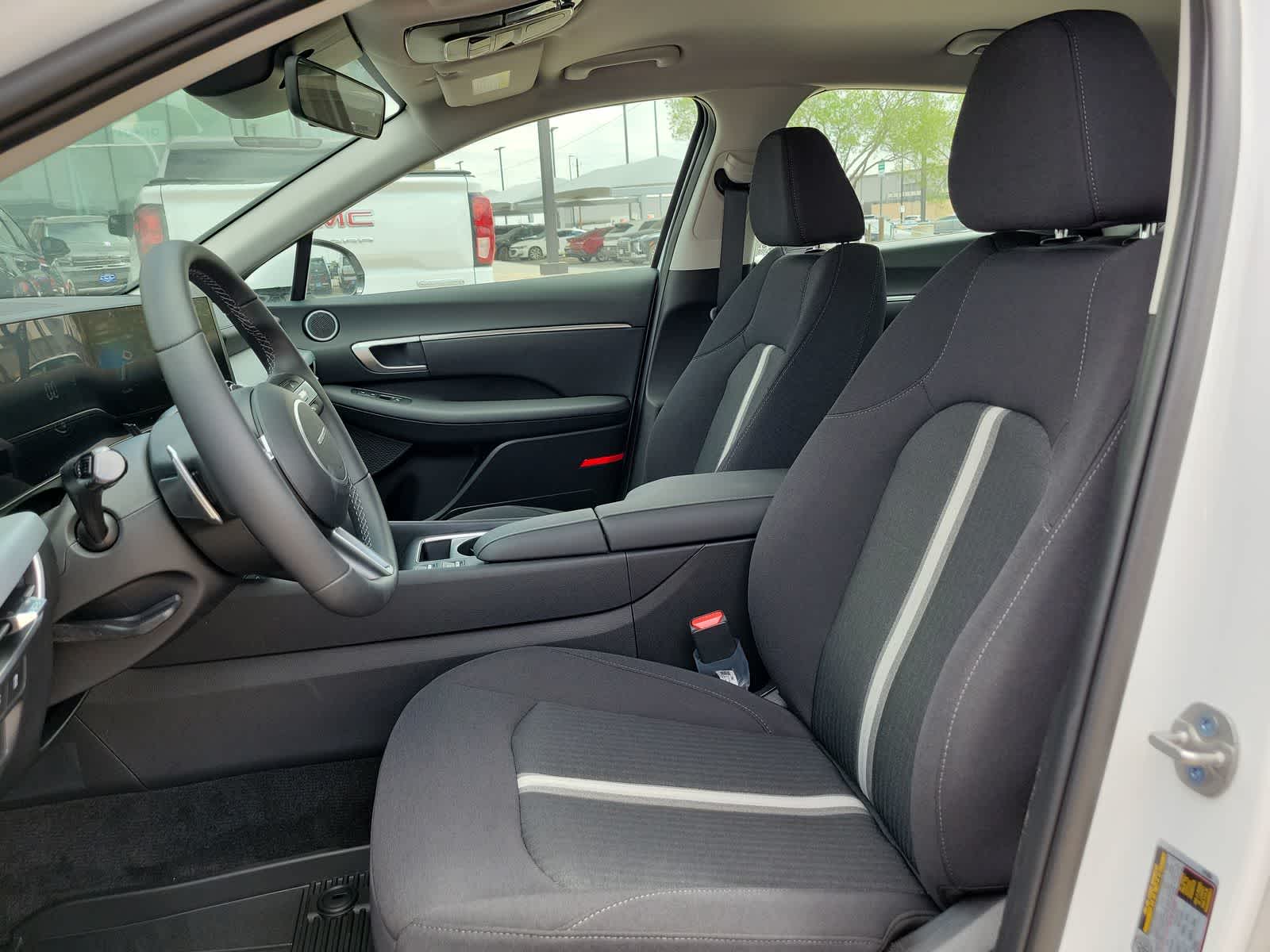 2025 Hyundai SONATA HYBRID SEL