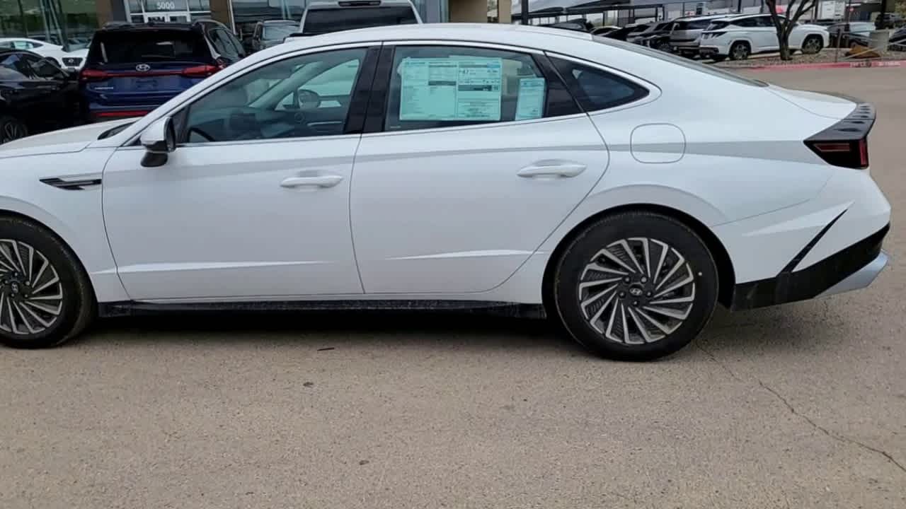 2025 Hyundai SONATA HYBRID SEL