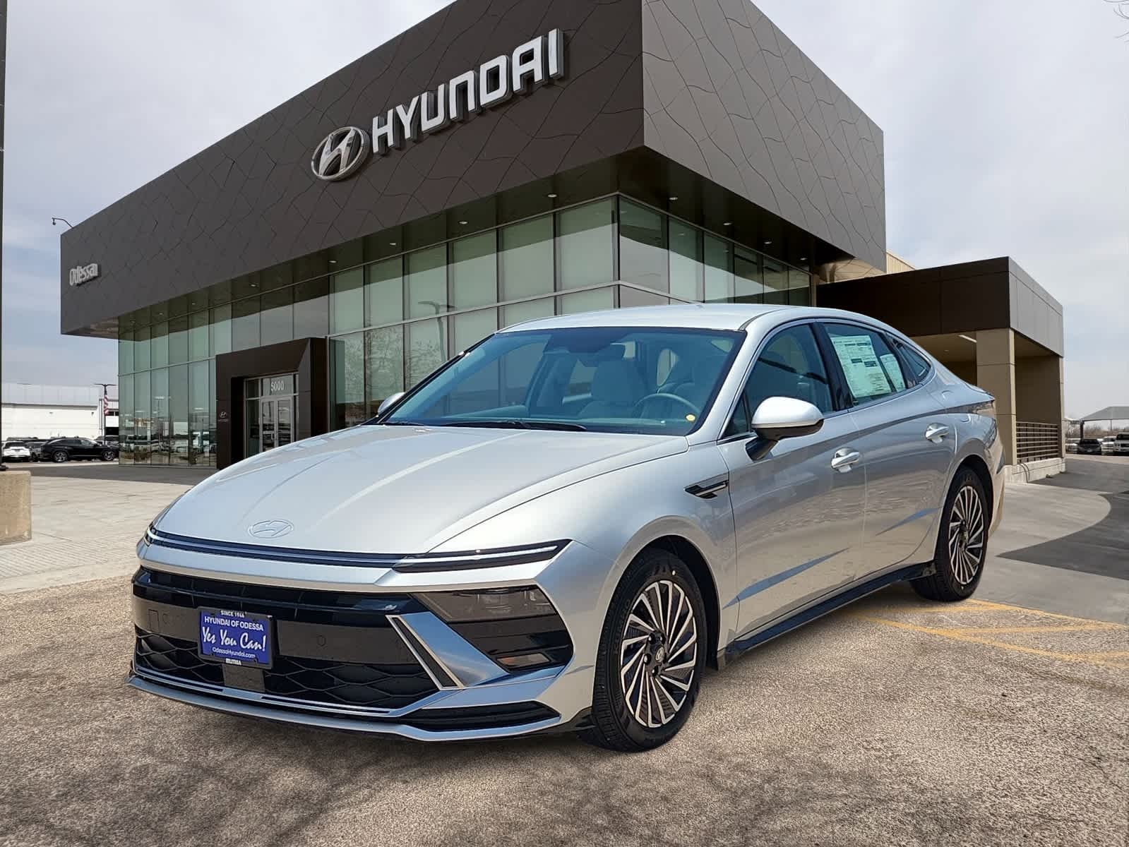 2025 Hyundai SONATA HYBRID SEL