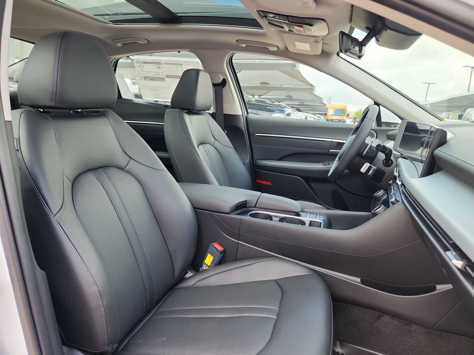 2025 Hyundai SONATA HYBRID Limited