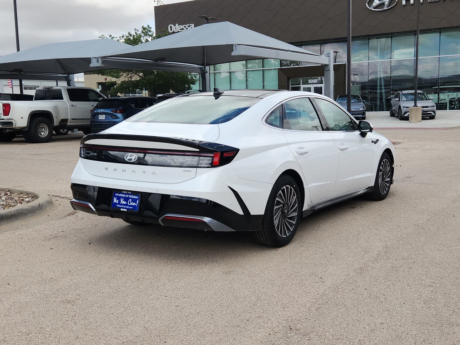 2025 Hyundai SONATA HYBRID Limited