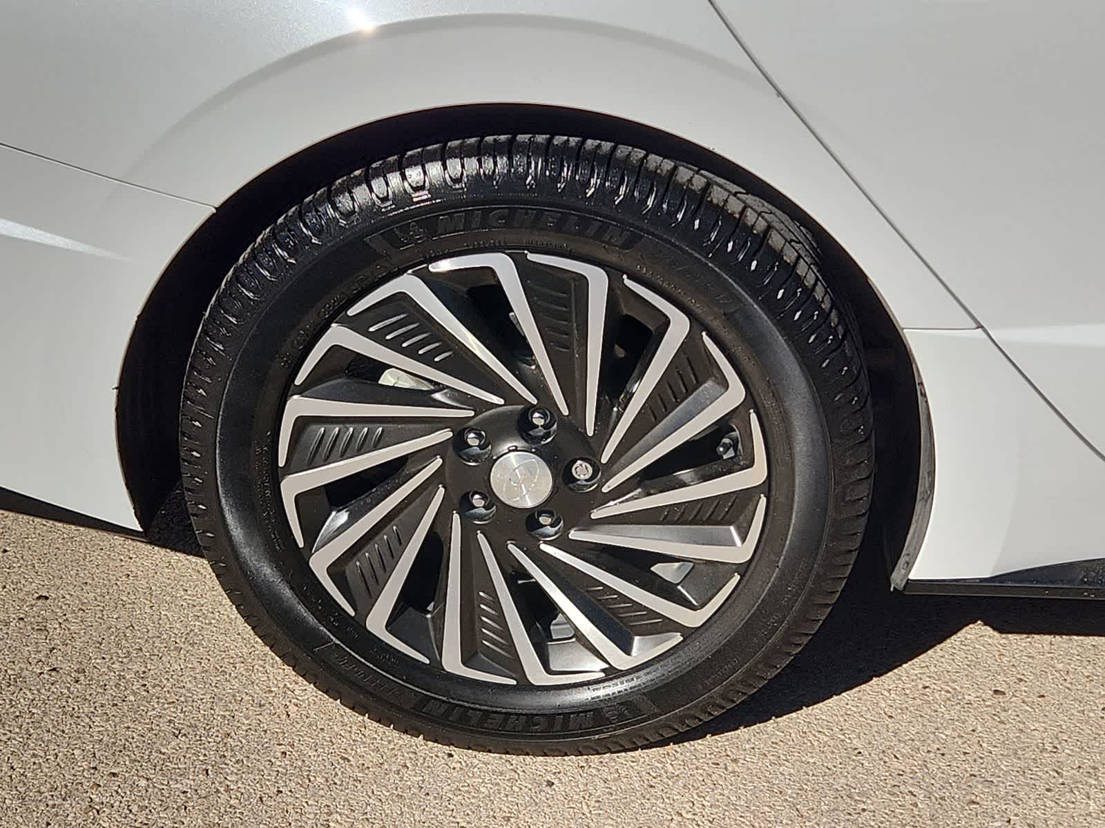 2022 Hyundai SONATA HYBRID Limited