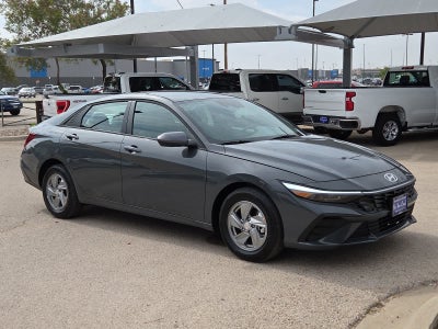 2026 Hyundai ELANTRA SE