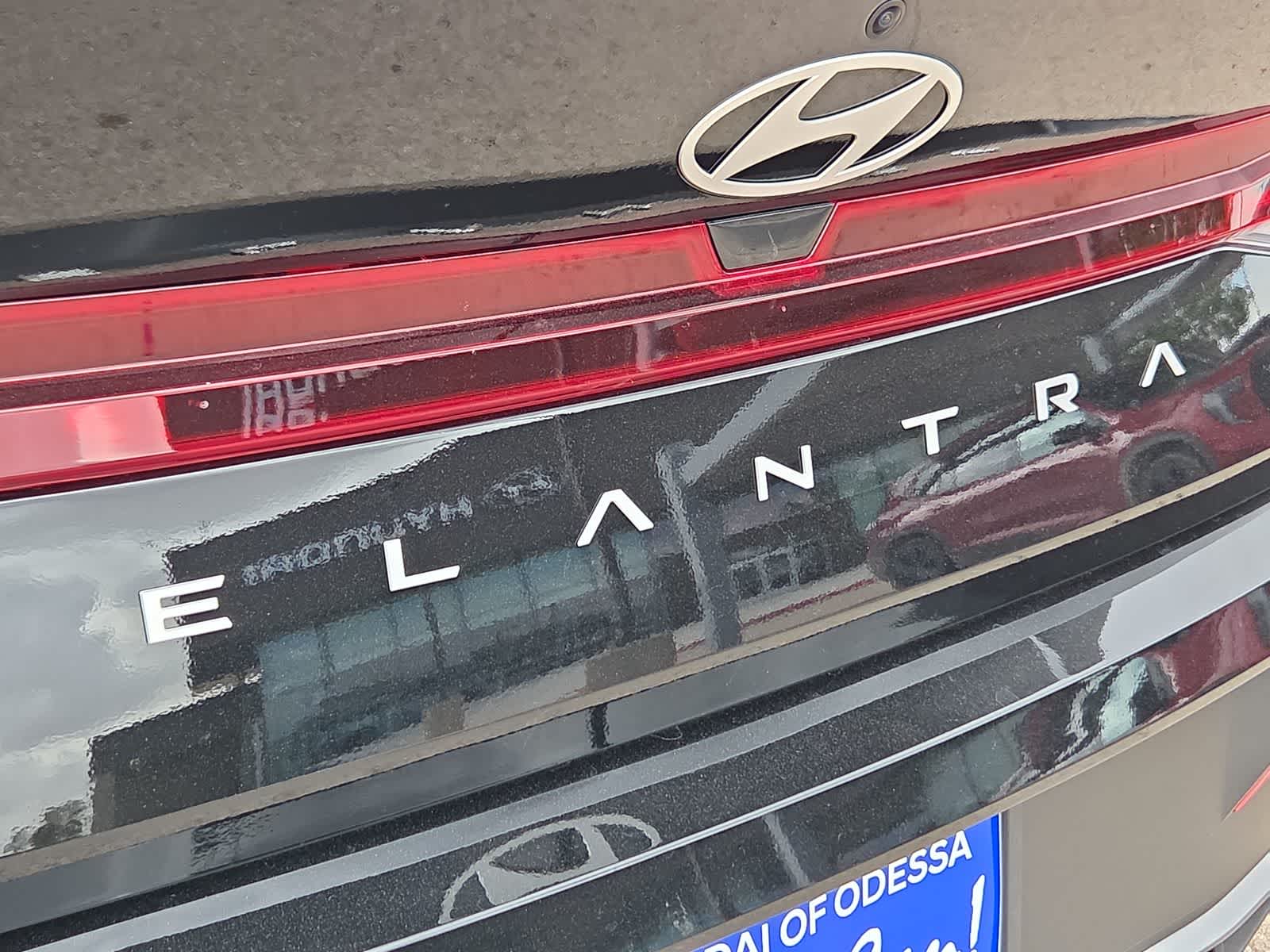 2026 Hyundai ELANTRA SE