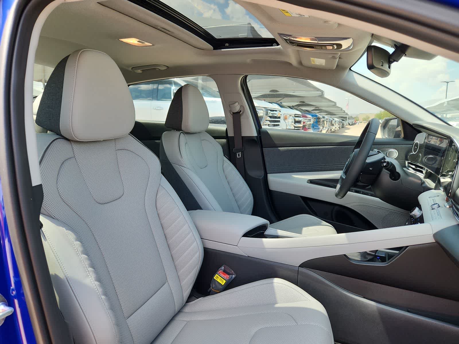 2025 Hyundai ELANTRA HYBRID Limited