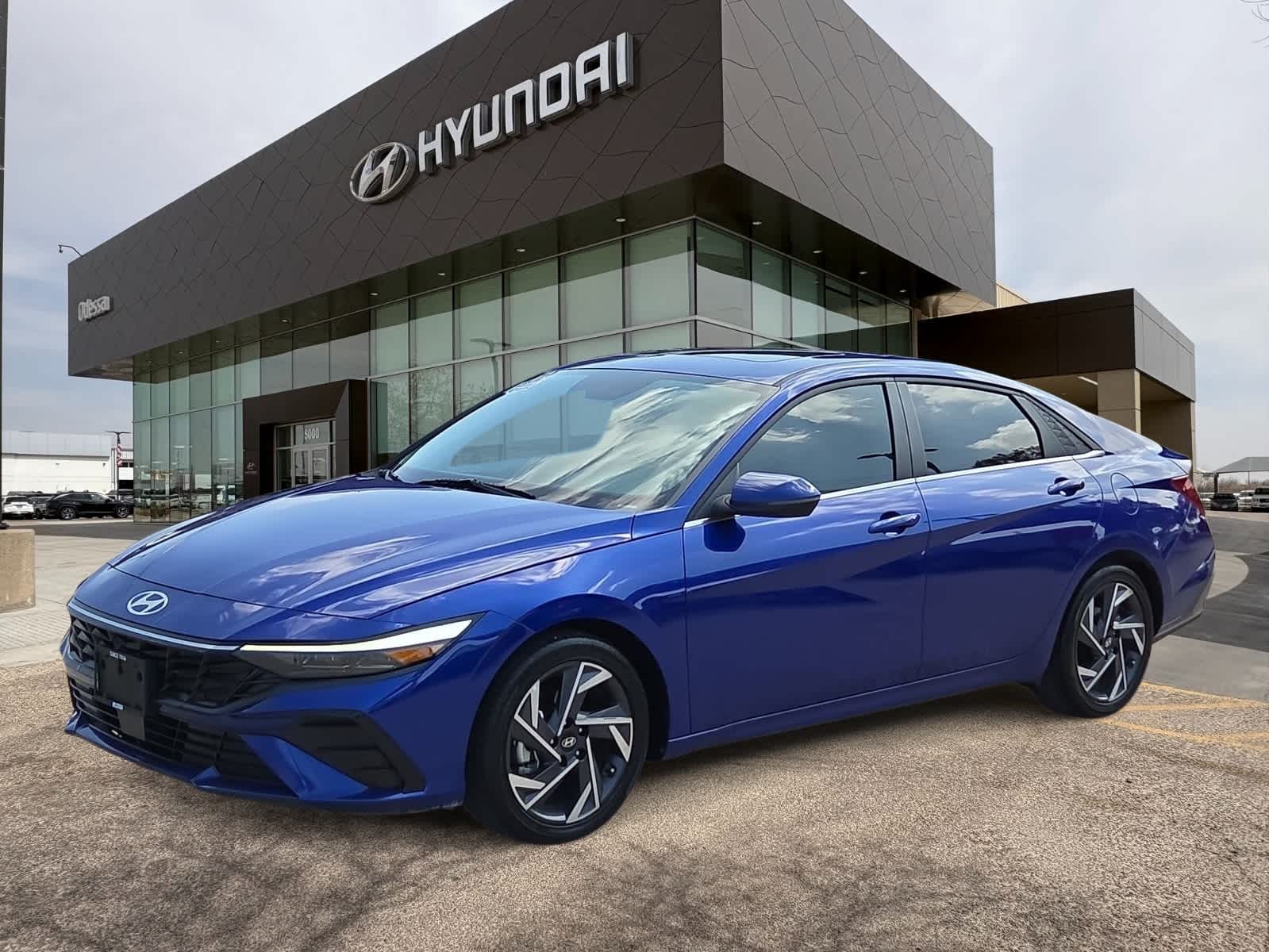 2025 Hyundai Elantra 2.0 Limited IVT's photo