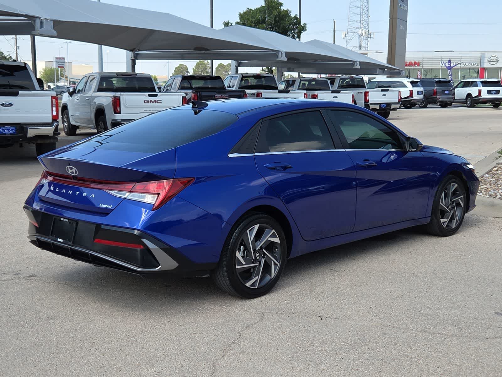 2025 Hyundai ELANTRA Limited