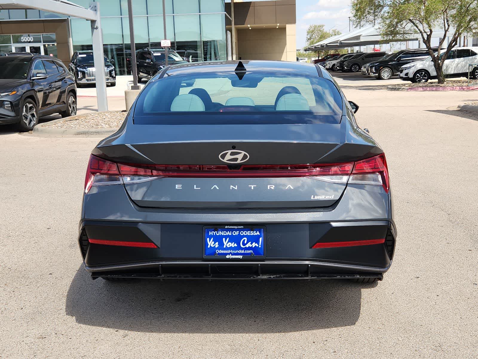 2025 Hyundai ELANTRA Limited
