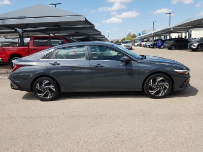 2025 Hyundai ELANTRA Limited