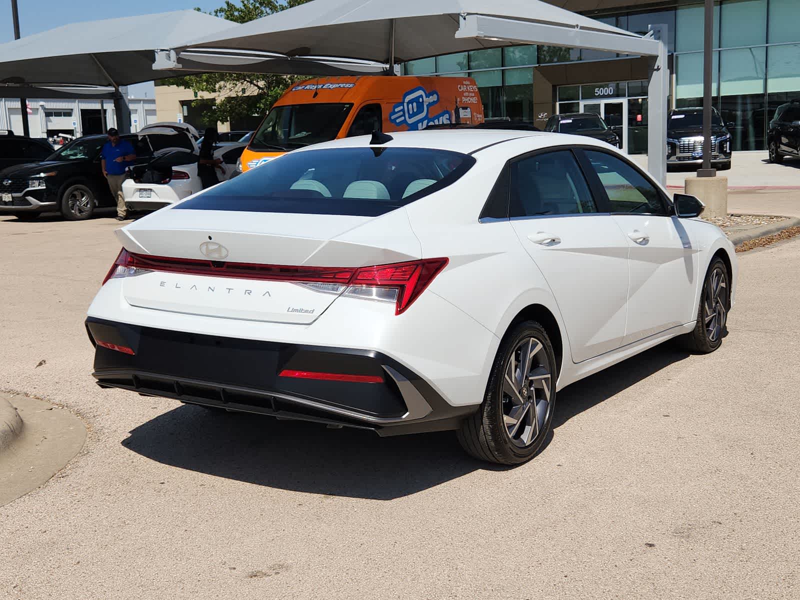 2025 Hyundai ELANTRA Limited