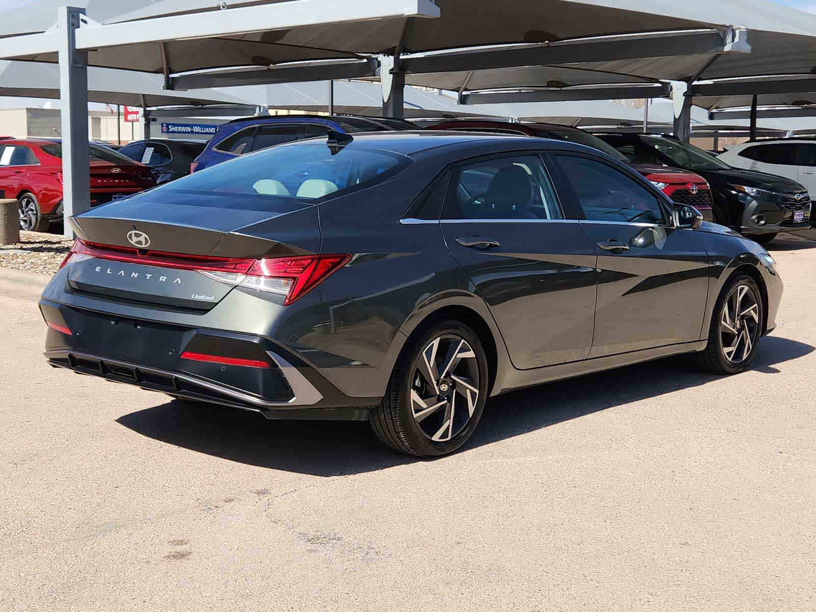 2024 Hyundai ELANTRA Limited