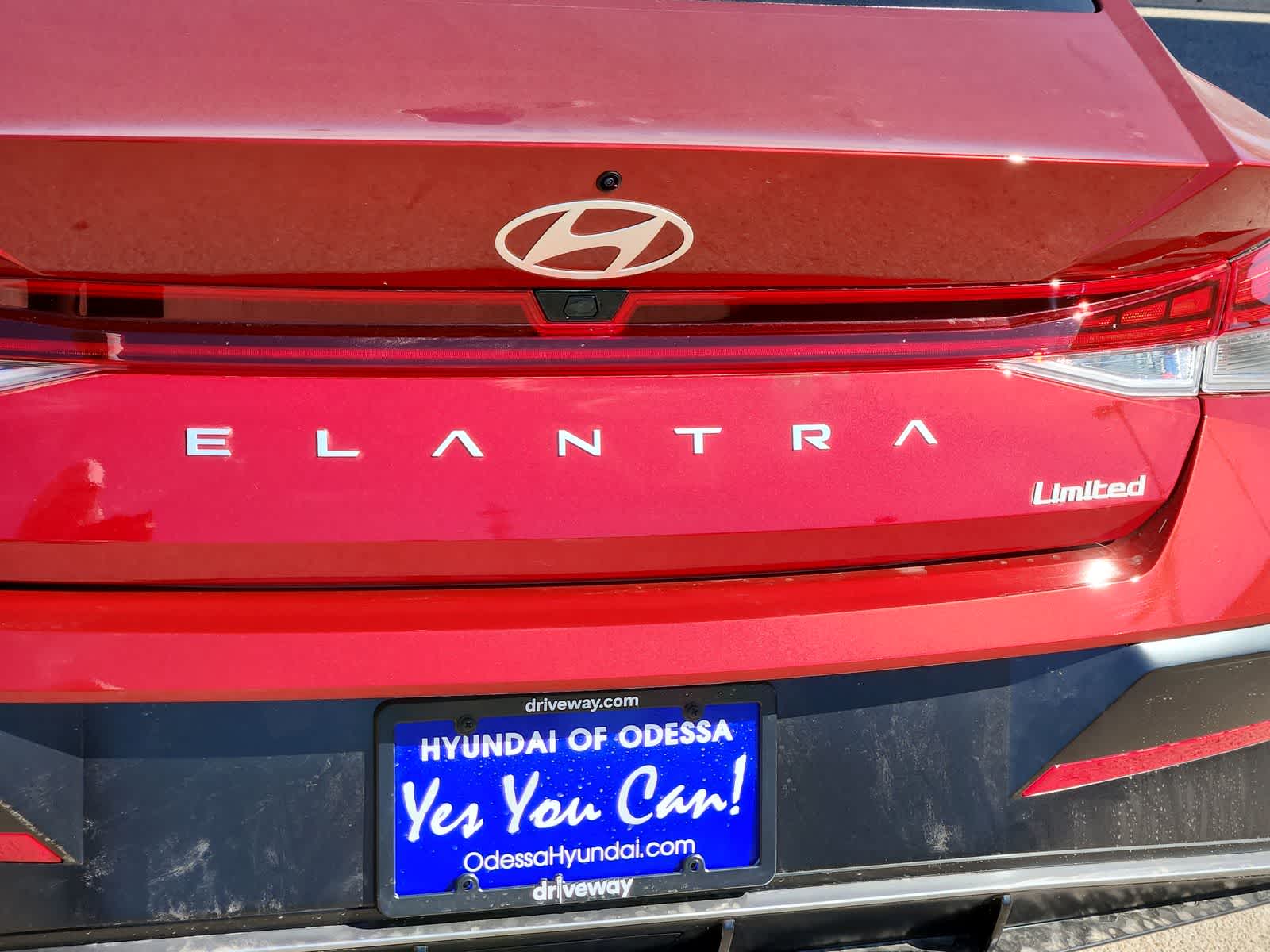 2025 Hyundai ELANTRA Limited