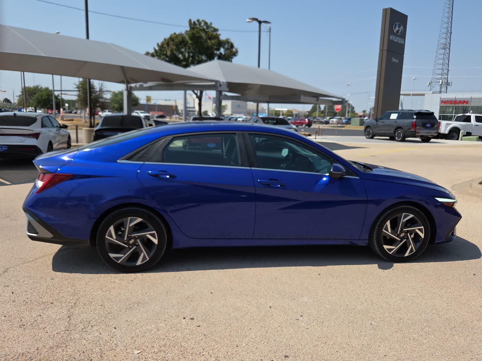 2024 Hyundai ELANTRA Limited