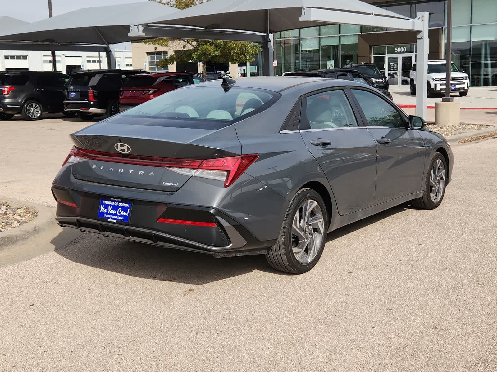2025 Hyundai ELANTRA Limited