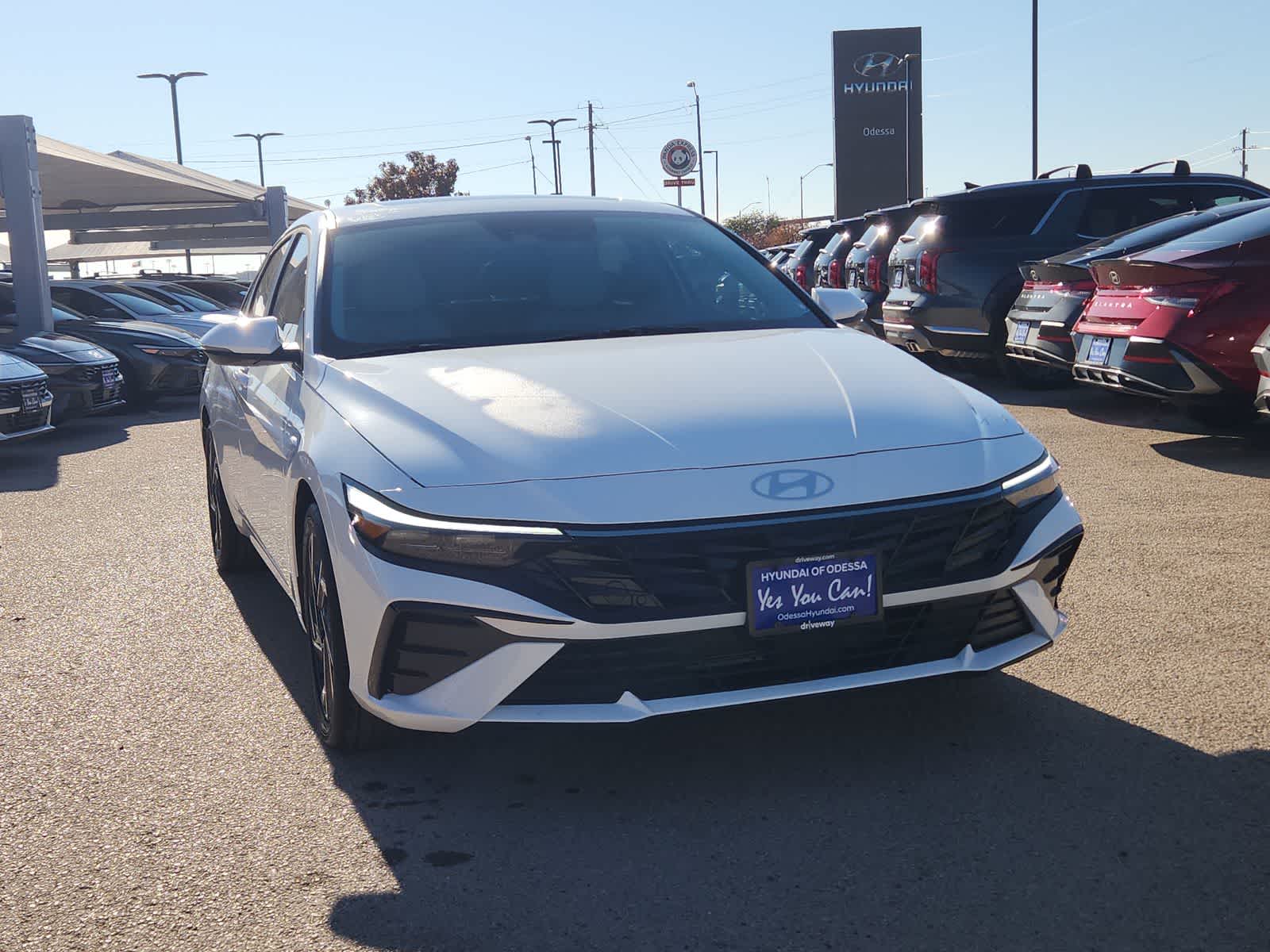 2025 Hyundai ELANTRA Limited