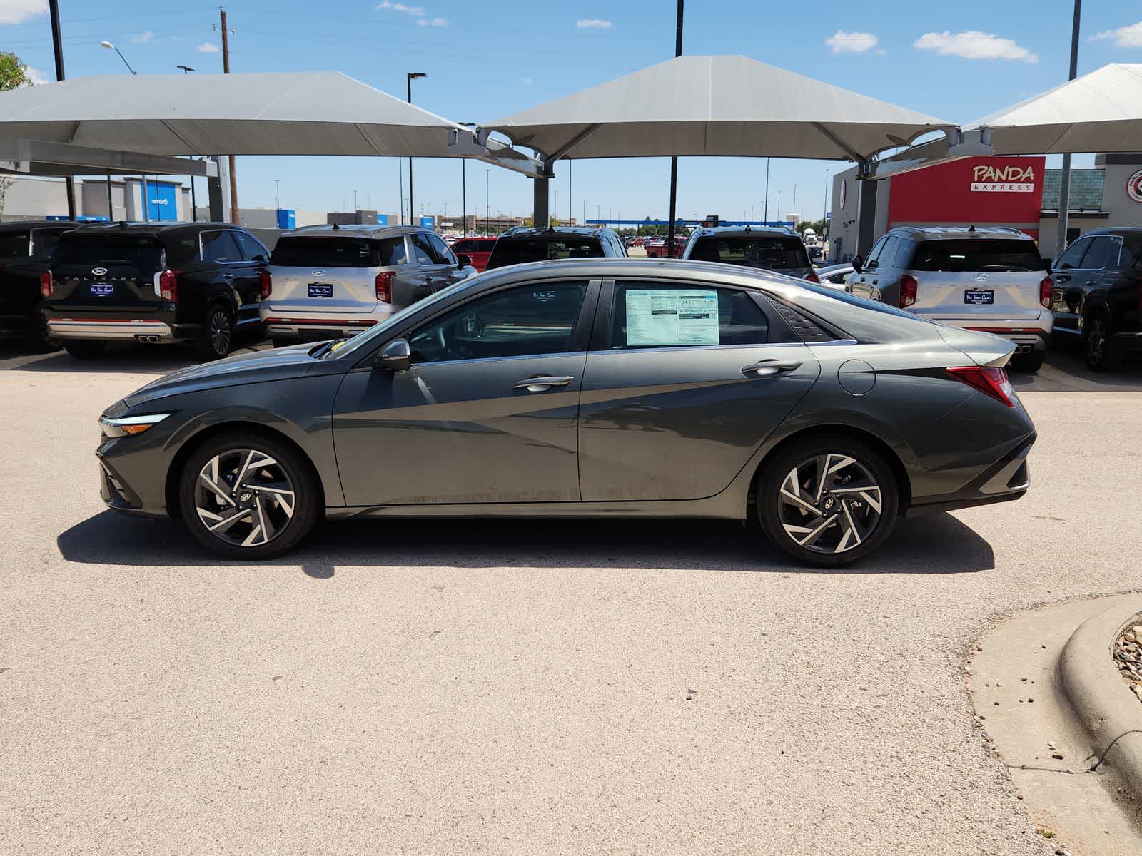 2025 Hyundai ELANTRA Limited