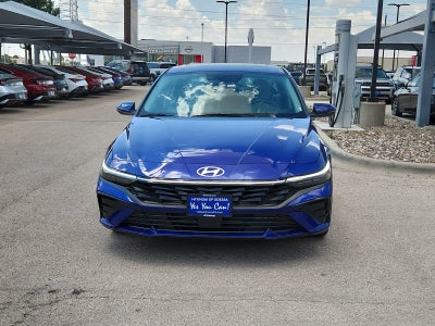 2025 Hyundai ELANTRA Limited