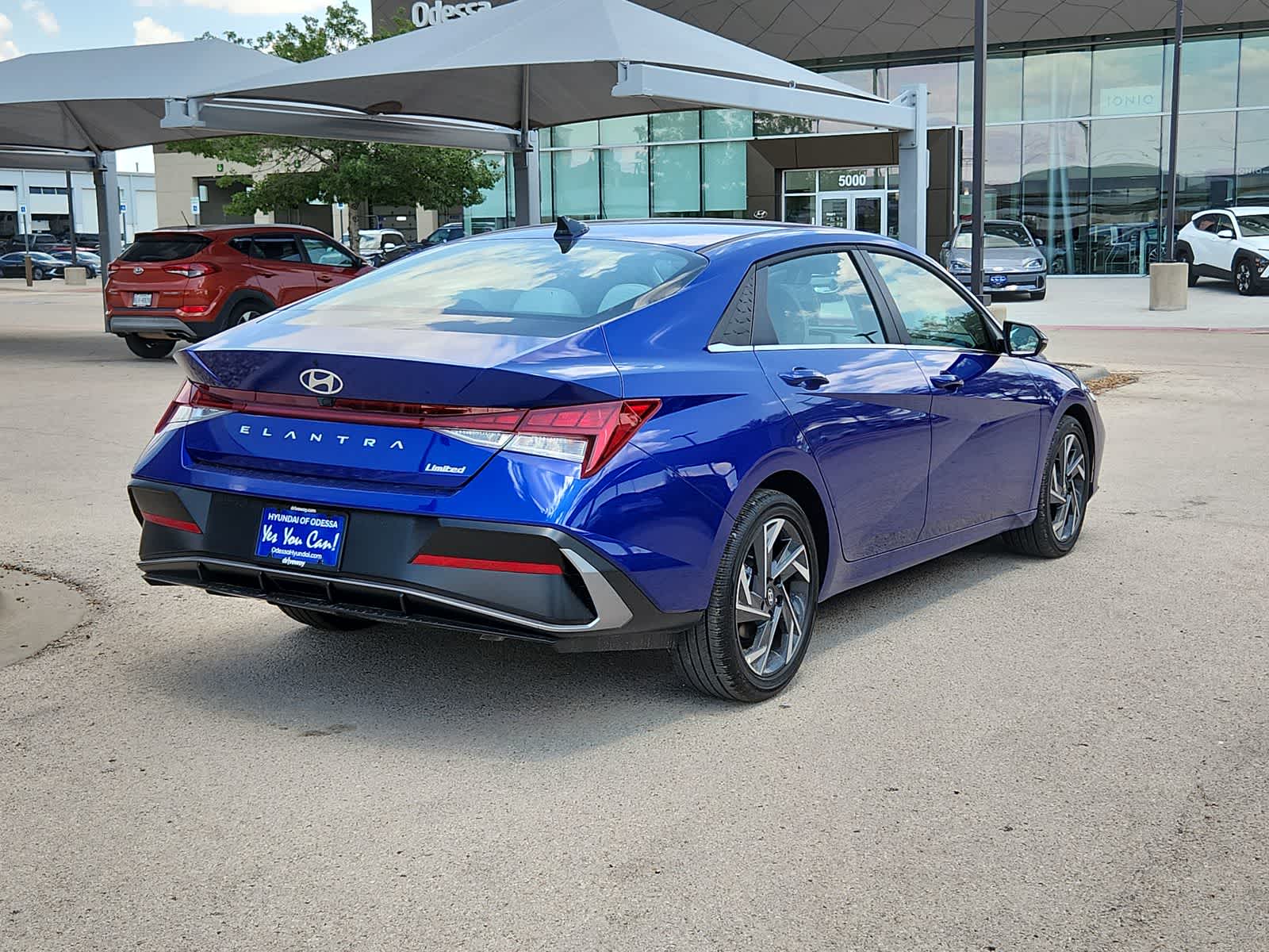 2025 Hyundai ELANTRA Limited