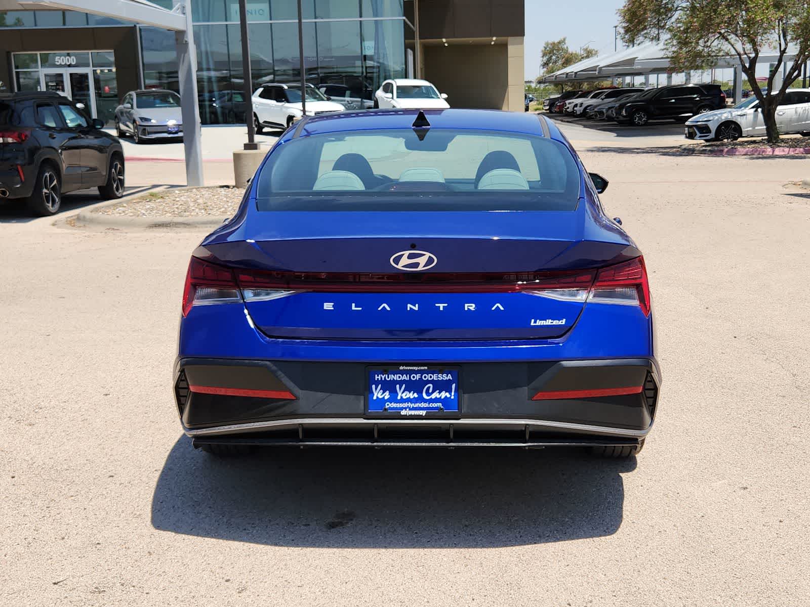 2025 Hyundai ELANTRA Limited