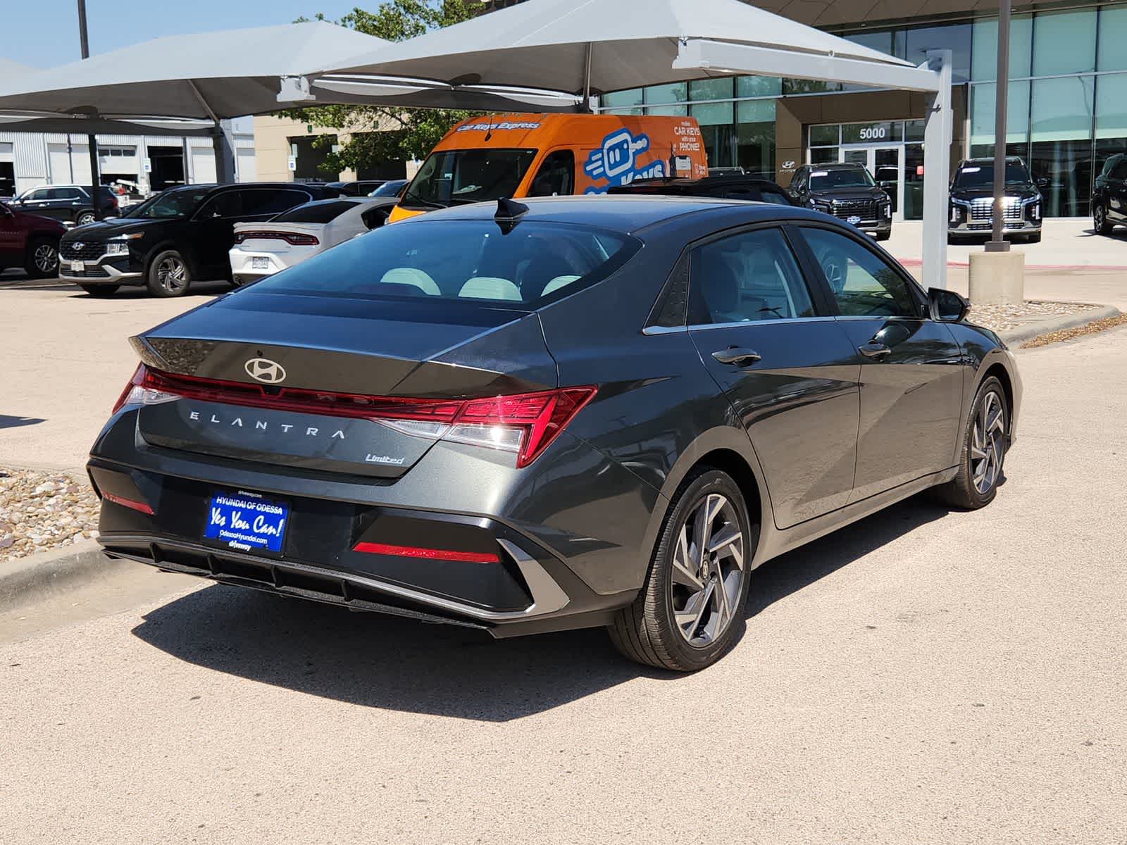 2025 Hyundai ELANTRA Limited