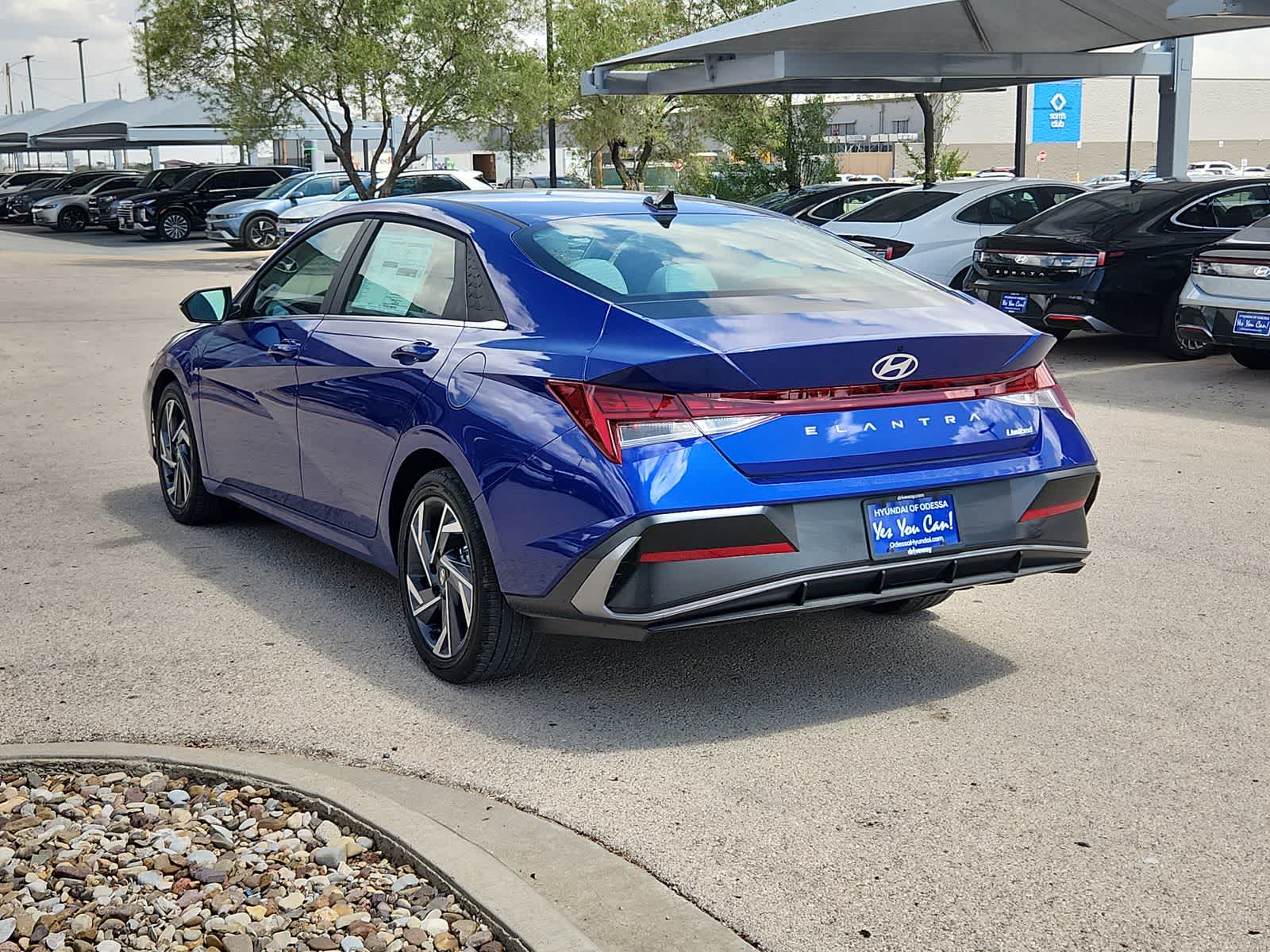 2025 Hyundai ELANTRA Limited