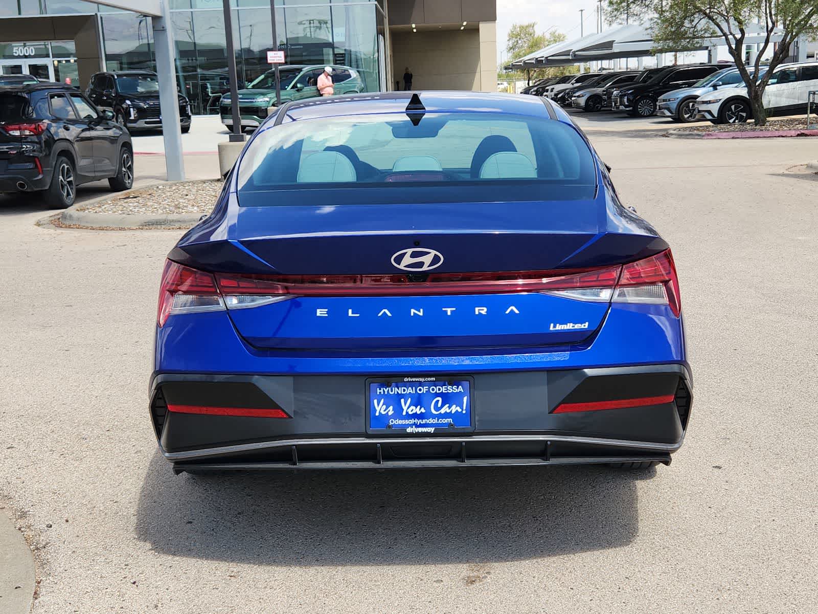 2025 Hyundai ELANTRA Limited