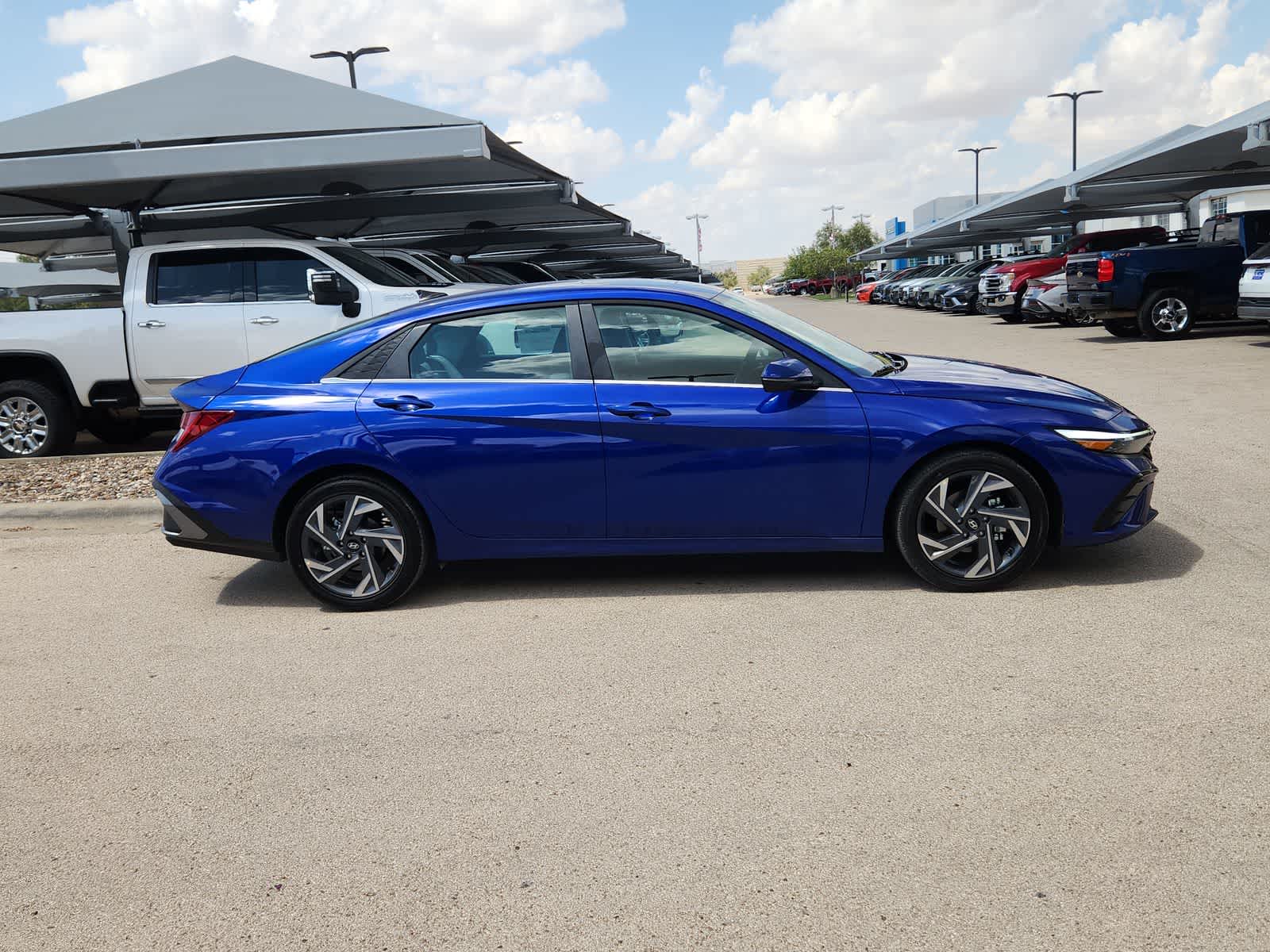 2025 Hyundai ELANTRA Limited