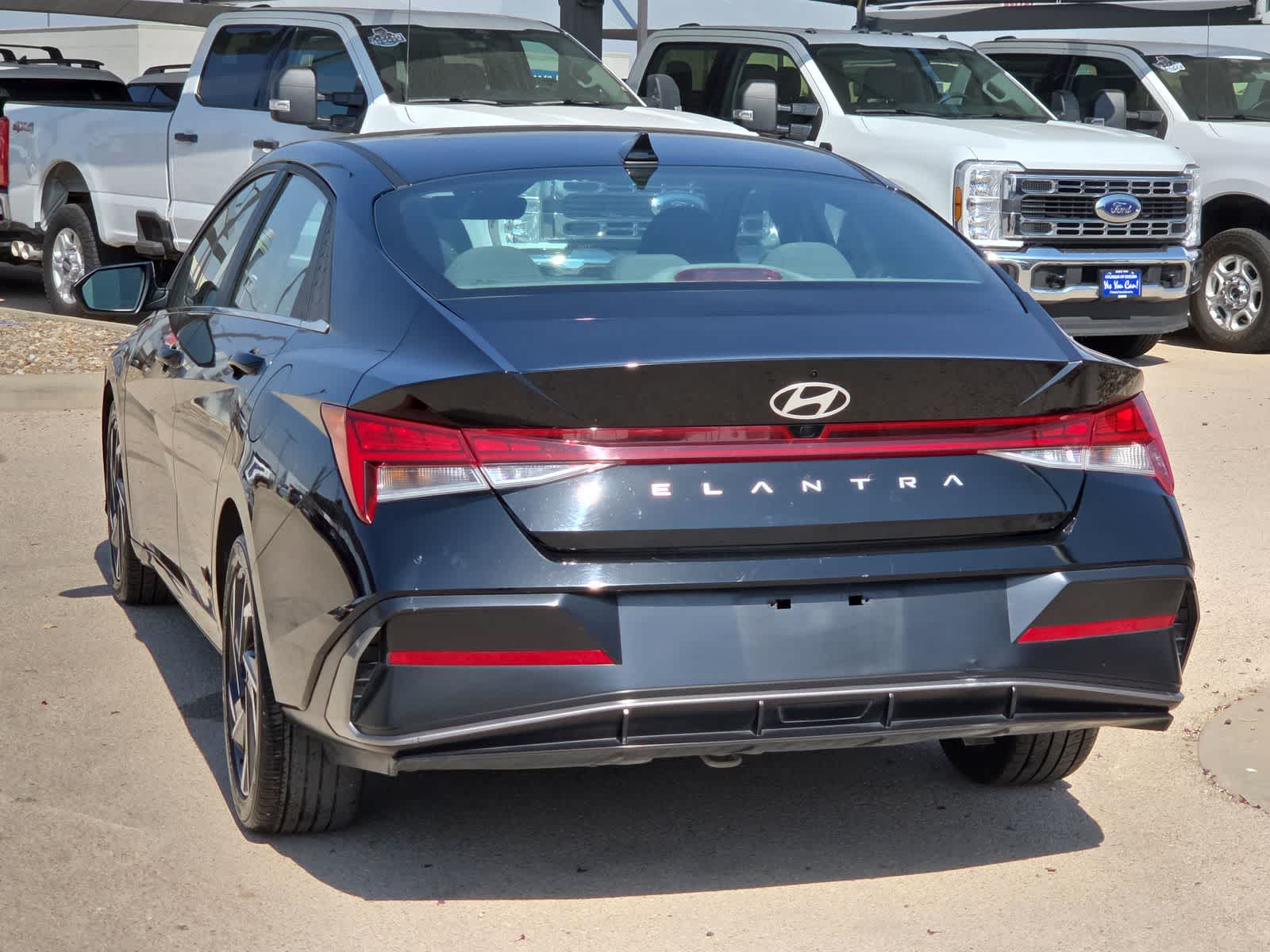 2025 Hyundai ELANTRA SEL Convenience
